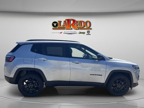 New 2026 Jeep Compass Latitude image 8