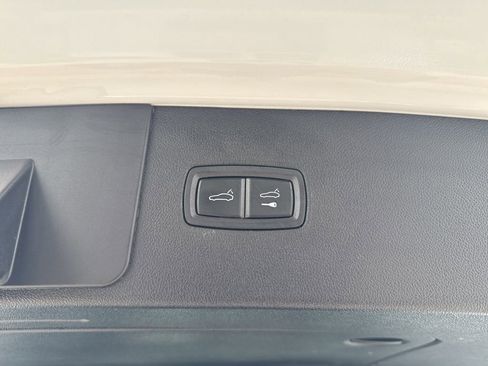 Used 2022 Porsche Cayenne S image 45