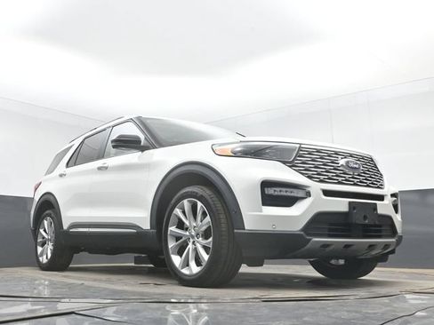 Used 2022 Ford Explorer Platinum w/ Equipment Group 601A AWD/4WD image 48