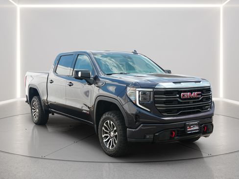 Used 2023 GMC Sierra 1500 AT4 w/ AT4 Premium Package AWD/4WD image 11