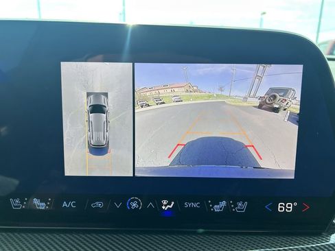 Used 2025 Chevrolet Traverse High Country image 31