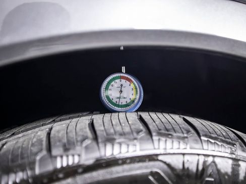 Used 2024 Porsche Cayenne Coupe image 16