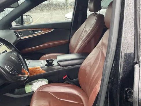 Used 2016 Lincoln MKX Reserve w/ Climate Package image 3