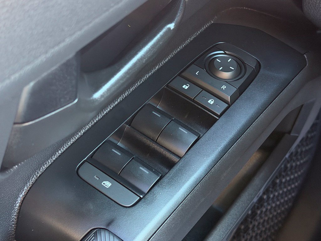 Used 2025 Toyota Tacoma SR5 AWD/4WD image 22