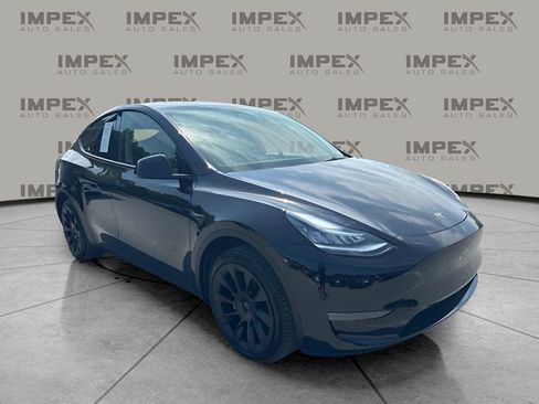Used 2023 Tesla Model Y Long Range AWD/4WD image 7