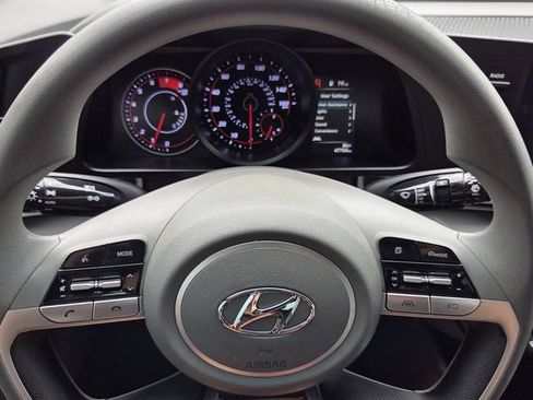 Used 2023 Hyundai Elantra SEL FWD image 19