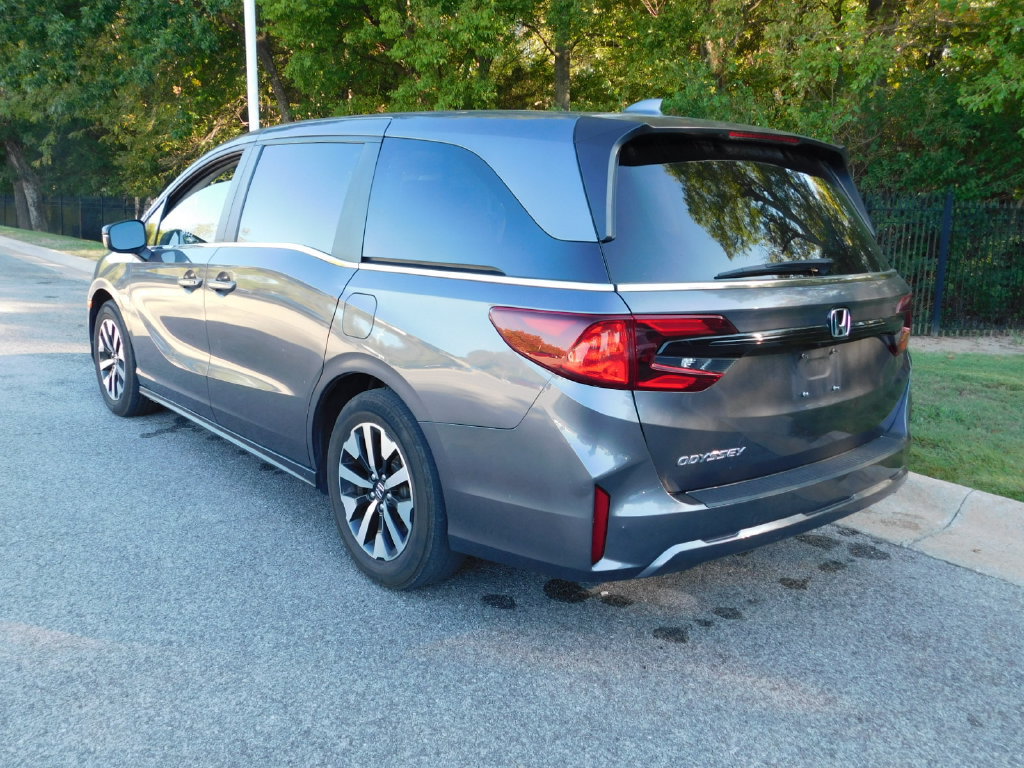 Certified 2025 Honda Odyssey EX-L image 10