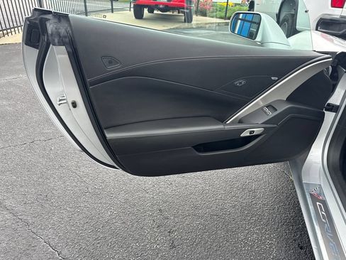 Used 2016 Chevrolet Corvette Stingray Coupe RWD image 11