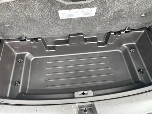 Used 2023 Chevrolet Traverse LT AWD/4WD image 31