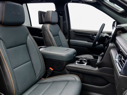 Used 2025 GMC Yukon AT4 w/ AT4 Premium Plus Package image 33