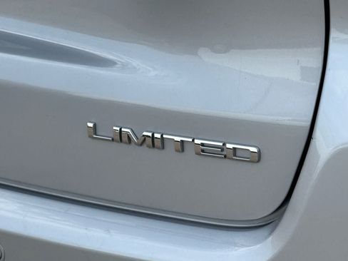 Used 2024 Jeep Compass Limited AWD/4WD image 12