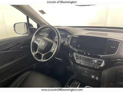 Used 2019 Honda Pilot Touring image 18