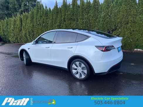 Used 2021 Tesla Model Y Long Range image 7