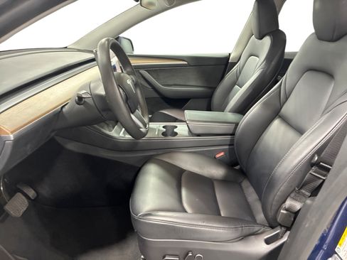 Certified 2023 Tesla Model Y Long Range AWD/4WD image 9