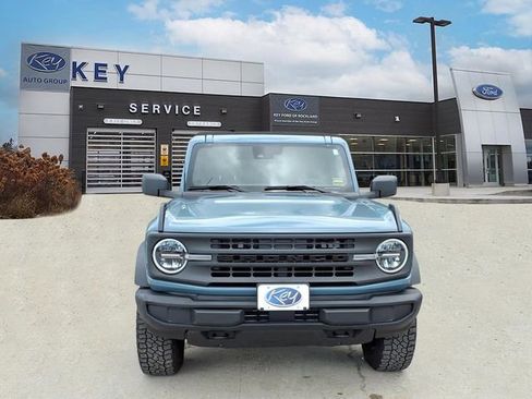 Used 2023 Ford Bronco 4-Door AWD/4WD image 2