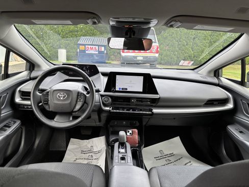 Used 2024 Toyota Prius LE FWD image 15