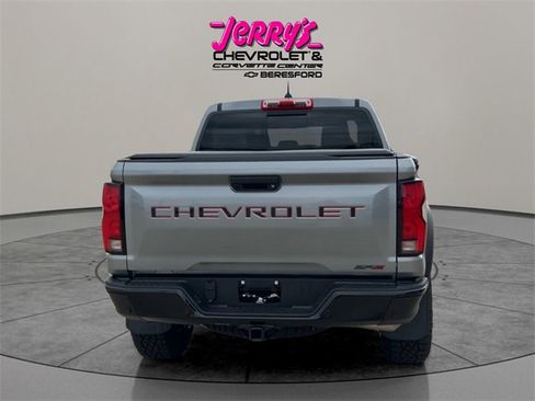 Used 2025 Chevrolet Colorado ZR2 w/ Technology Package image 4