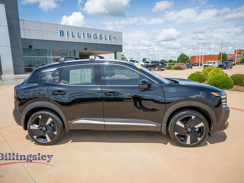 Used 2026 Nissan Kicks SR w/ Cold Weather Package AWD/4WD image 8