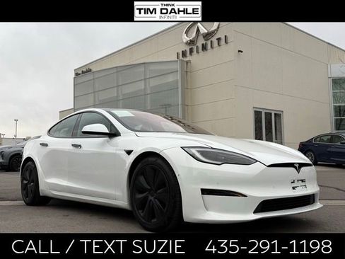 Used 2023 Tesla Model S Plaid image 1