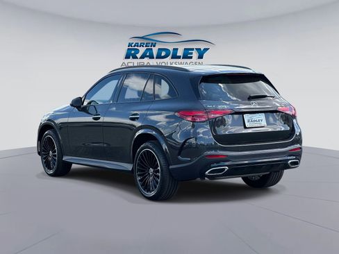 Used 2025 Mercedes-Benz GLC 300 4MATIC image 4