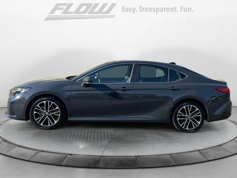 Used 2025 Toyota Camry XLE image 5