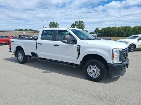 Used 2024 Ford F250 XL w/ FX4 Off-Road Package AWD/4WD image 4