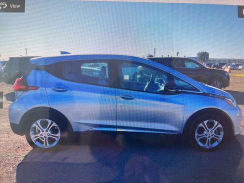 Used 2018 Chevrolet Bolt LT image 12