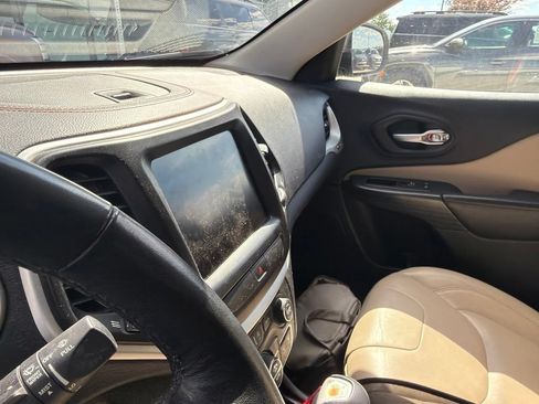 Used 2015 Jeep Cherokee Limited AWD/4WD image 2