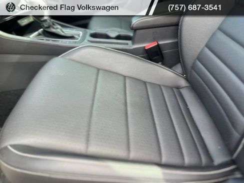 Used 2022 Volkswagen Jetta SE FWD image 23