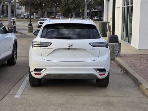 Used 2022 Buick Envision Avenir w/ Technology Package II image 4