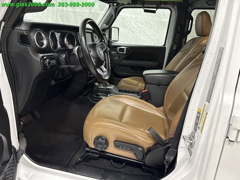 Used 2021 Jeep Gladiator Overland w/ Popular Equipment Package image 3