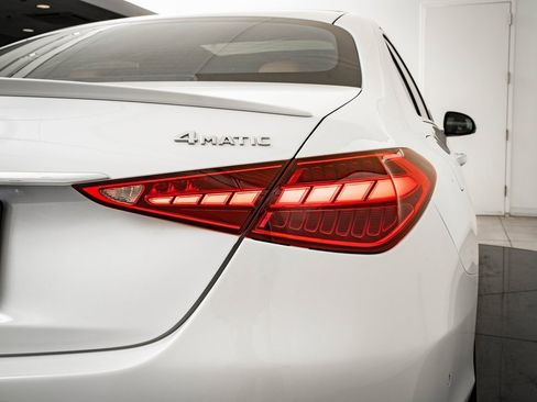Used 2022 Mercedes-Benz C 300 4MATIC Sedan image 9