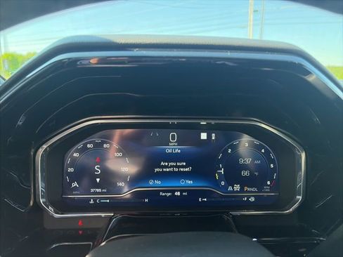 Used 2023 Chevrolet Silverado 1500 LT AWD/4WD image 13