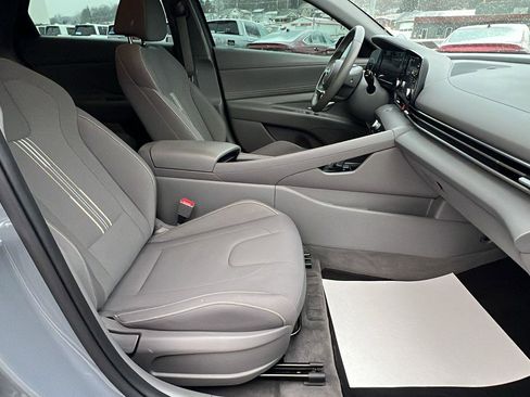 Used 2021 Hyundai Elantra SEL w/ Convenience Package image 13