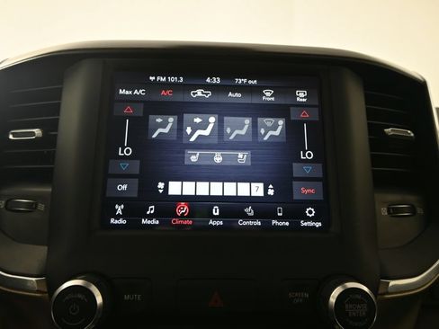 Used 2019 RAM 1500 Laramie AWD/4WD image 28