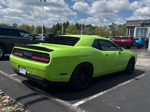 Used 2015 Dodge Challenger R/T Scat Pack w/ Leather Interior Group RWD image 5