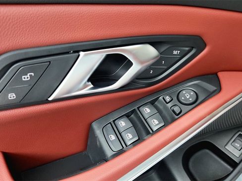 Used 2025 BMW 330i xDrive Sedan w/ M Sport Package image 30