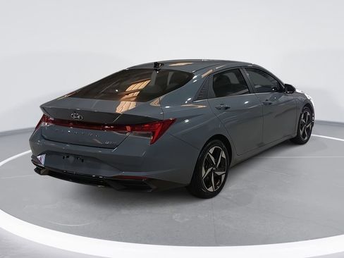 Used 2023 Hyundai Elantra Limited w/ Cargo Package image 5