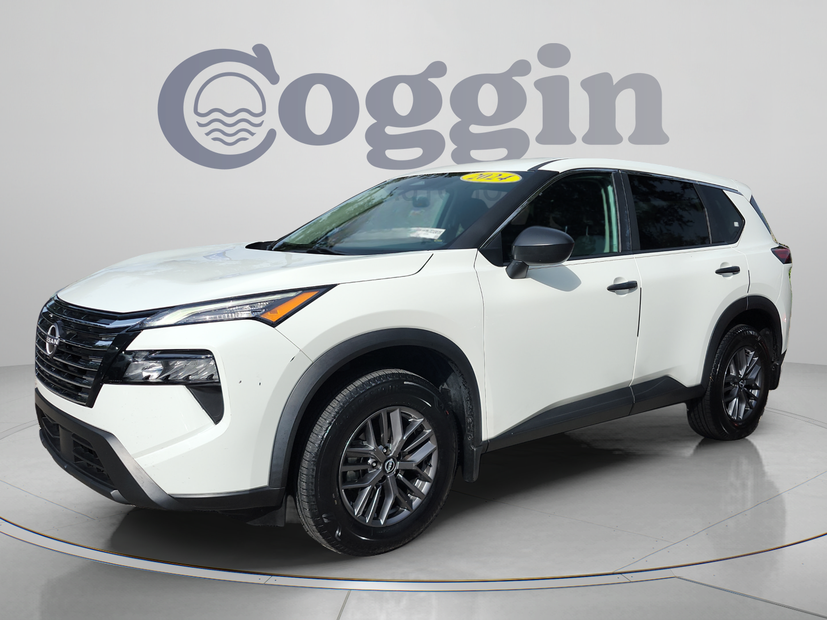 Used 2024 Nissan Rogue S FWD image 1