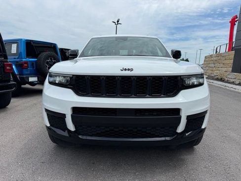 Used 2023 Jeep Grand Cherokee L Laredo AWD/4WD image 8