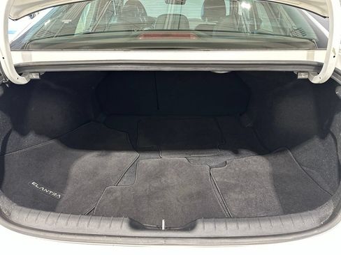 Used 2023 Hyundai Elantra Limited FWD image 16