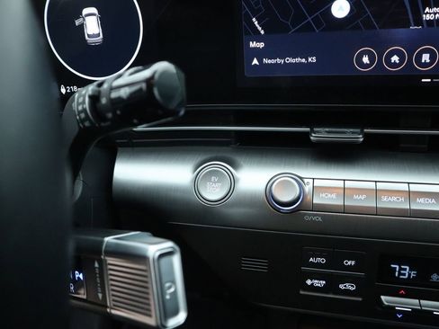 Used 2024 Hyundai Kona SEL image 31