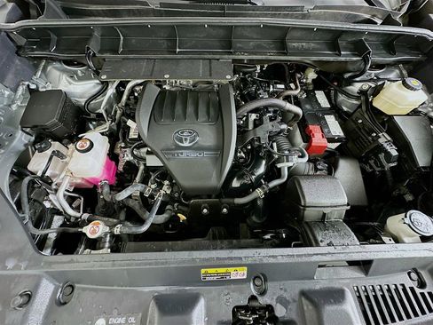 Certified 2025 Toyota Highlander LE FWD image 29