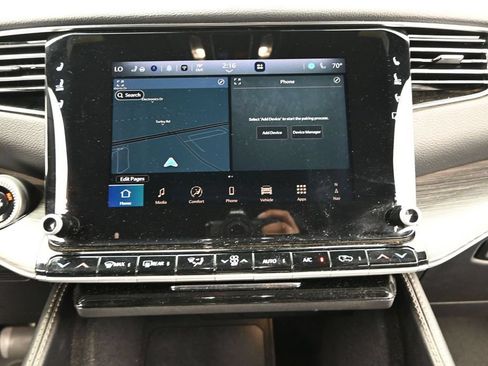 Used 2024 Jeep Wagoneer L Series II RWD image 13