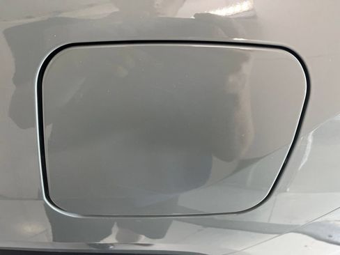 Used 2022 Toyota RAV4 XLE Premium AWD/4WD image 41