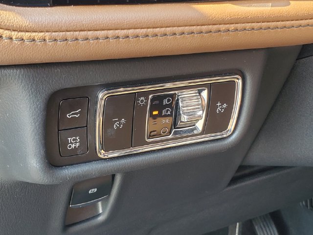 Certified 2023 Lincoln Nautilus Reserve AWD/4WD image 10
