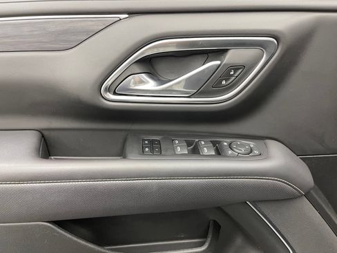 Used 2024 GMC Yukon SLT w/ SLT Luxury Package AWD/4WD image 18
