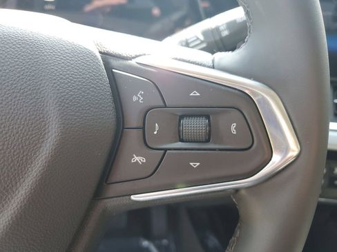 Used 2025 Chevrolet Trax LT w/ LT Convenience Package image 30