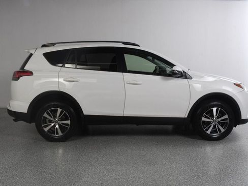 Used 2017 Toyota RAV4 XLE FWD image 3