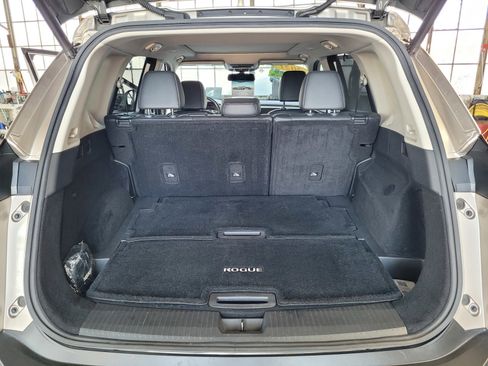 Used 2021 Nissan Rogue SL w/ Premium Package image 19
